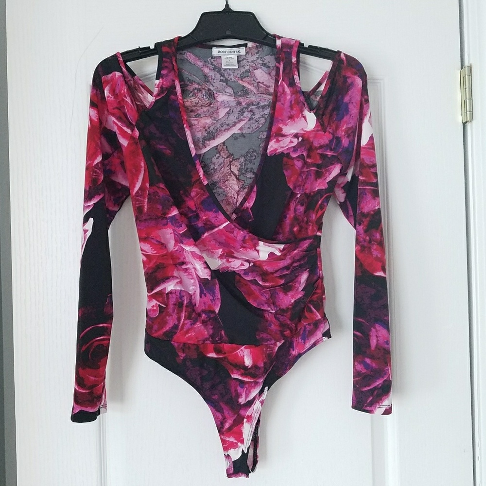 Cutout bodysuit ❤final price